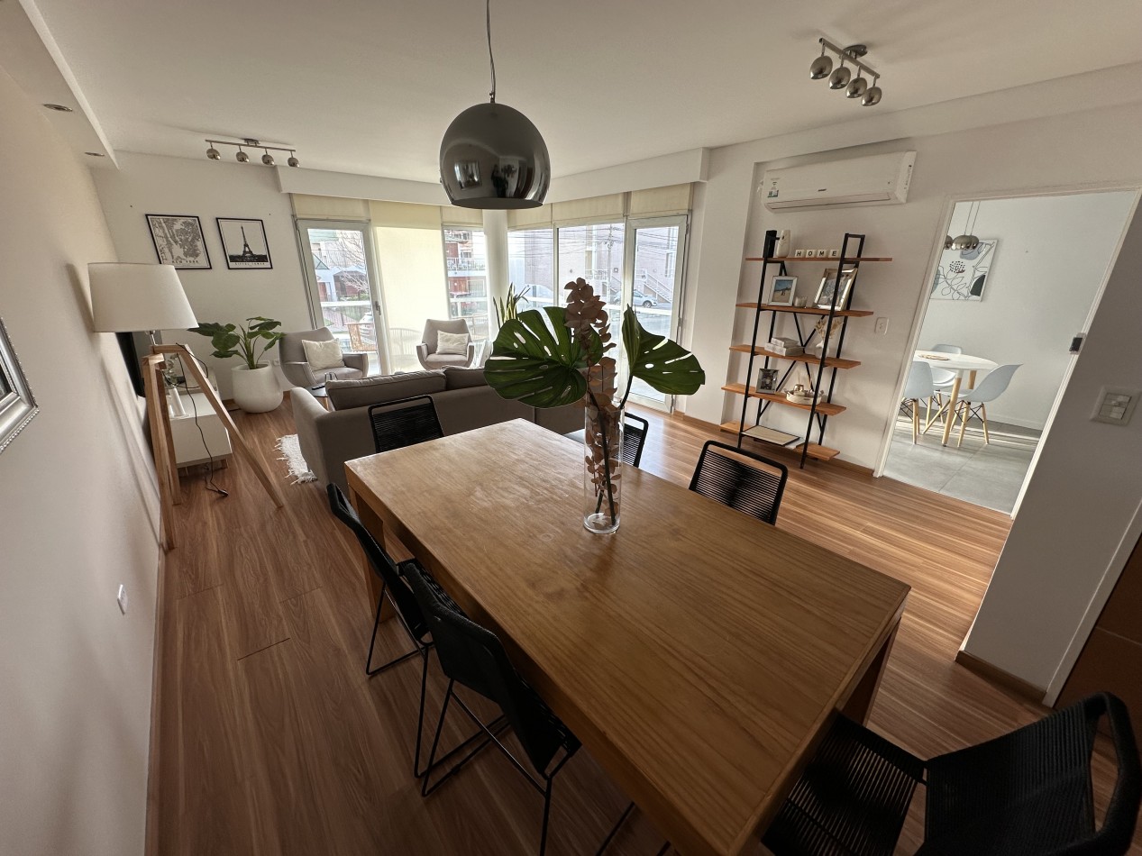 ESPECTACULAR PISO DE CATEGORIA A METROS DEL MAR