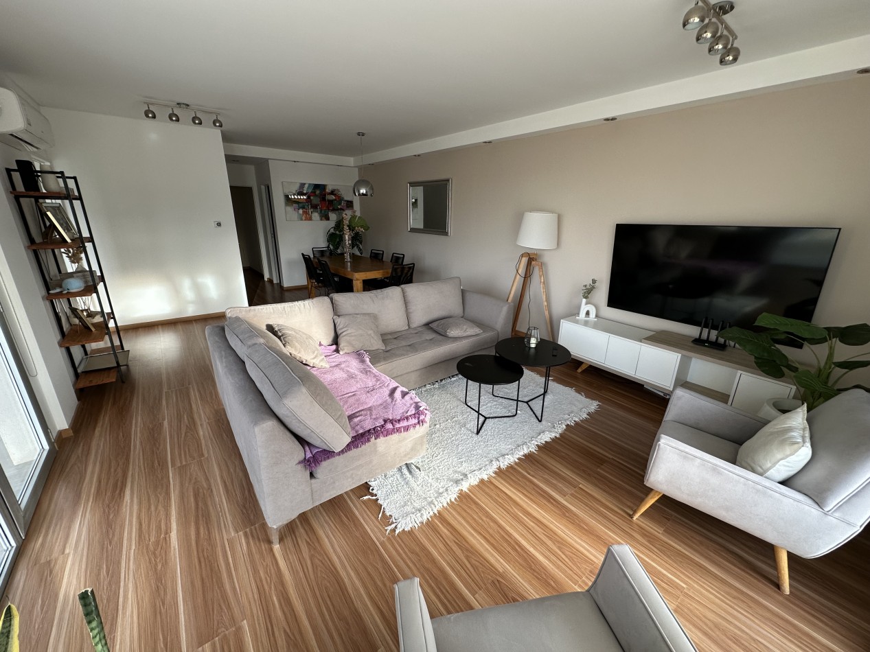 ESPECTACULAR PISO DE CATEGORIA A METROS DEL MAR