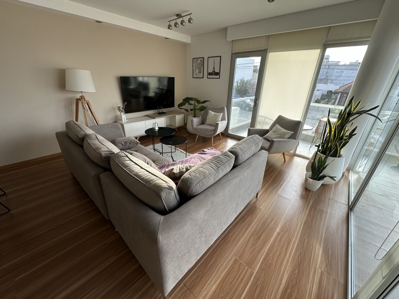 ESPECTACULAR PISO DE CATEGORIA A METROS DEL MAR