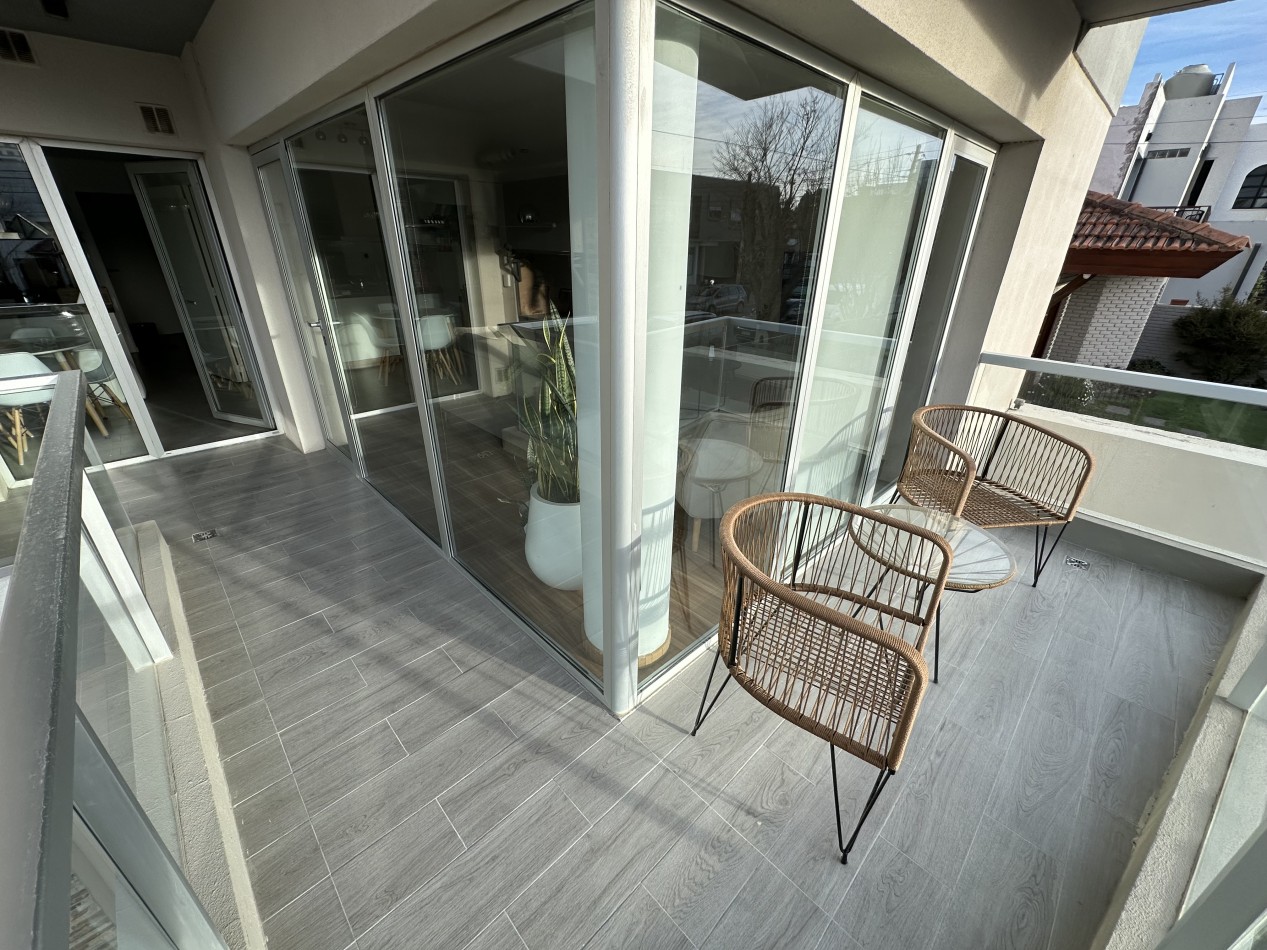 ESPECTACULAR PISO DE CATEGORIA A METROS DEL MAR