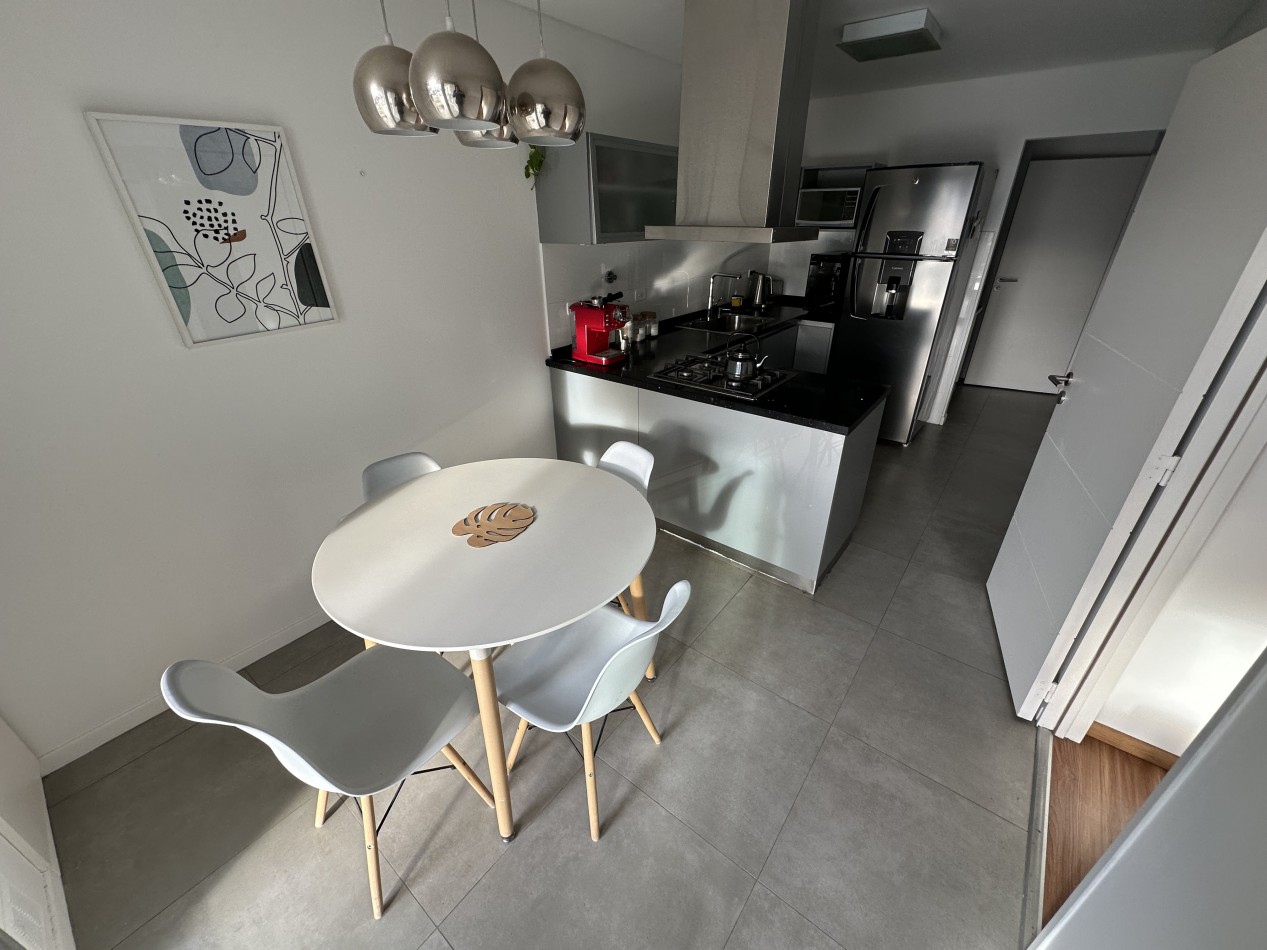 ESPECTACULAR PISO DE CATEGORIA A METROS DEL MAR