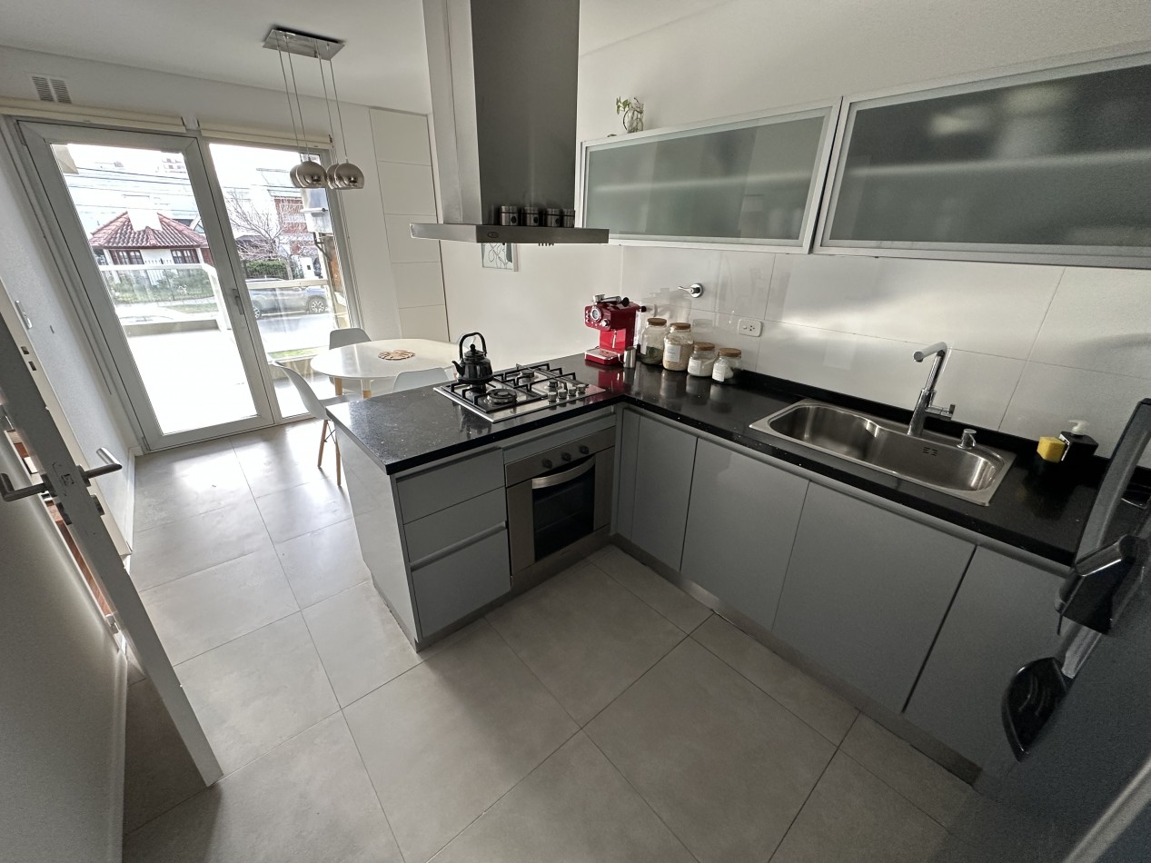 ESPECTACULAR PISO DE CATEGORIA A METROS DEL MAR