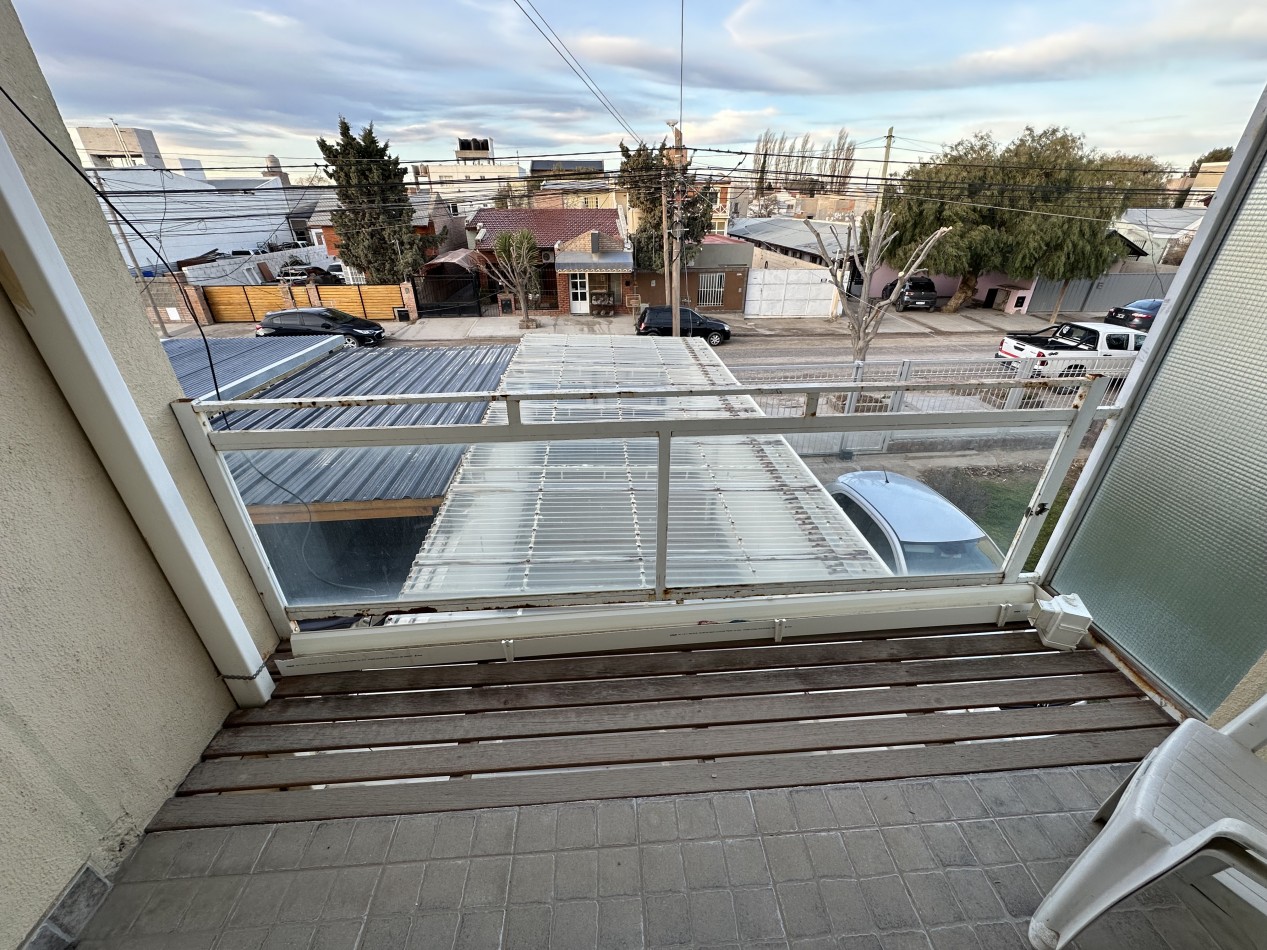 DUPLEX 2 DORMITORIOS CON COCHERA Y PATIO EN ZONA SUR