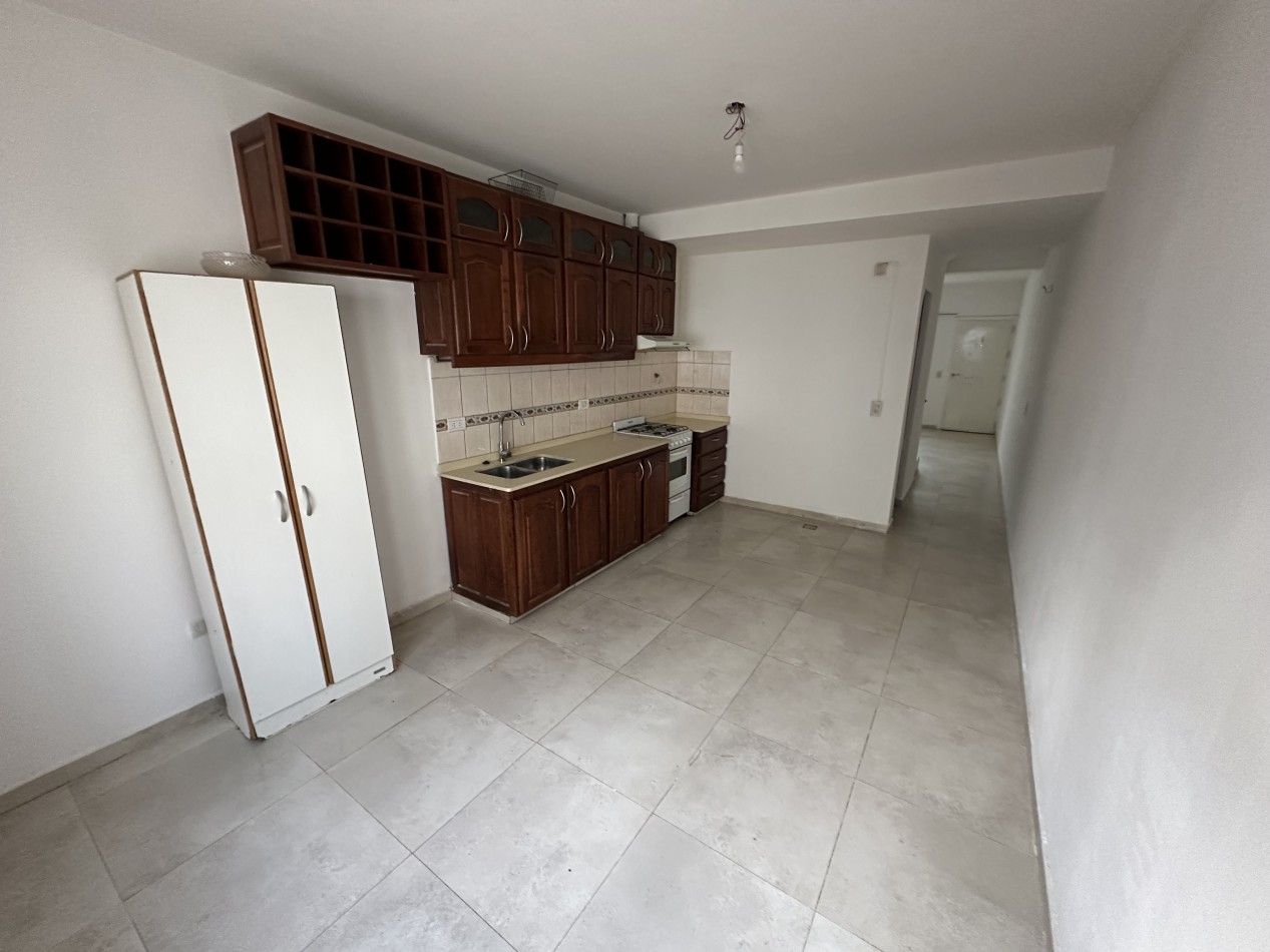 DUPLEX 2 DORMITORIOS CON COCHERA Y PATIO EN ZONA SUR