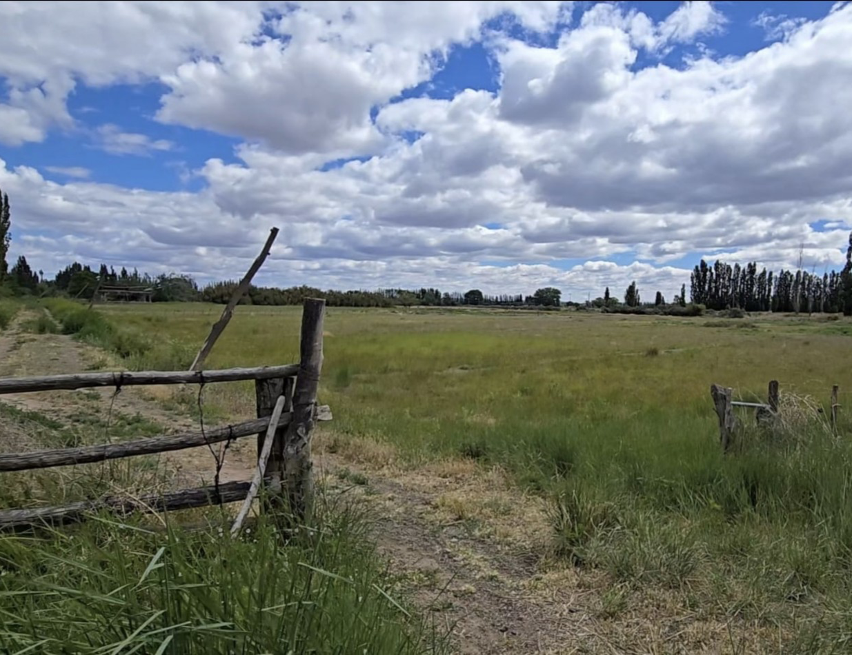 CHACRA 5,8 HAS CON COSTA DE RIO EN GAIMAN