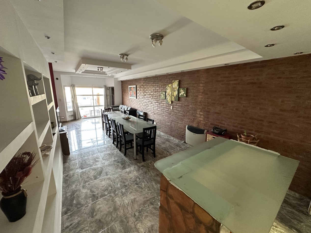 DUPLEX 3 DORMITORIOS CON COCHERA, PATIO Y QUINCHO