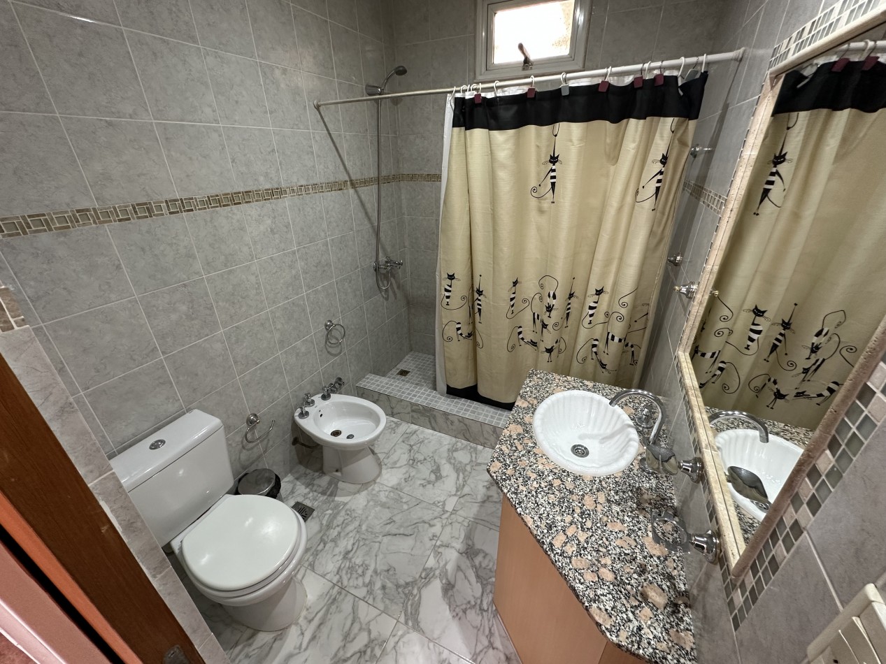 DUPLEX 3 DORMITORIOS CON COCHERA, PATIO Y QUINCHO