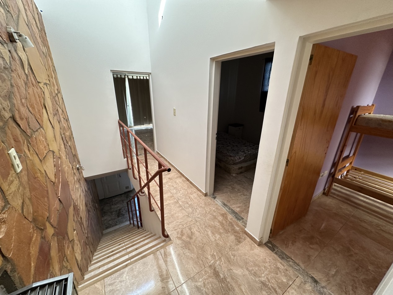 DUPLEX 3 DORMITORIOS CON COCHERA, PATIO Y QUINCHO