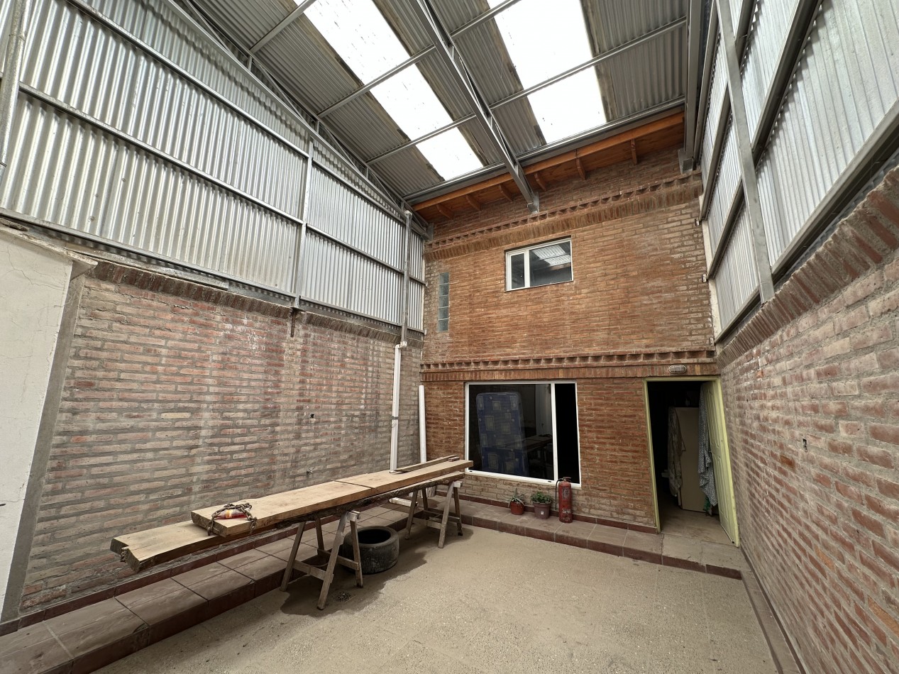 DUPLEX 3 DORMITORIOS CON COCHERA, PATIO Y QUINCHO