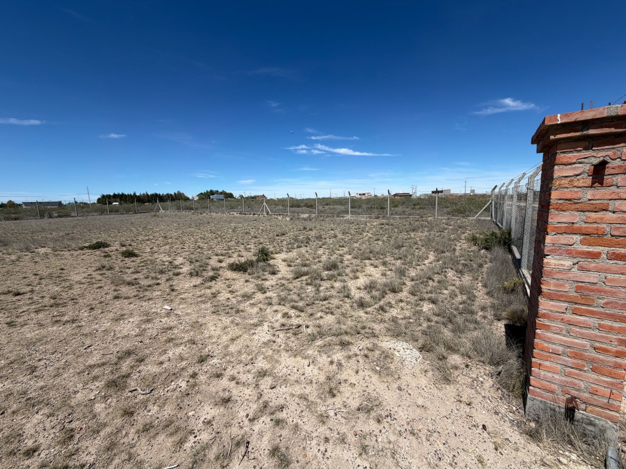 TERRENO 2612 M² TODO CERCADO CON SERVICIOS 