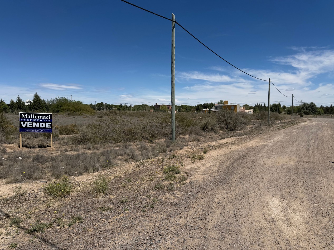 TERRENO 2500 M² EN ESQUINA CON SERVICIOS