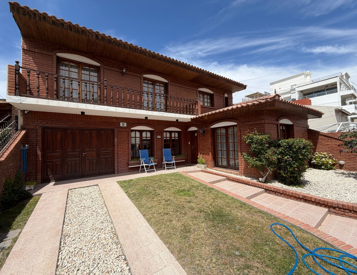 HERMOSA CASA DE 3 DORMITORIOS A METROS DEL MAR