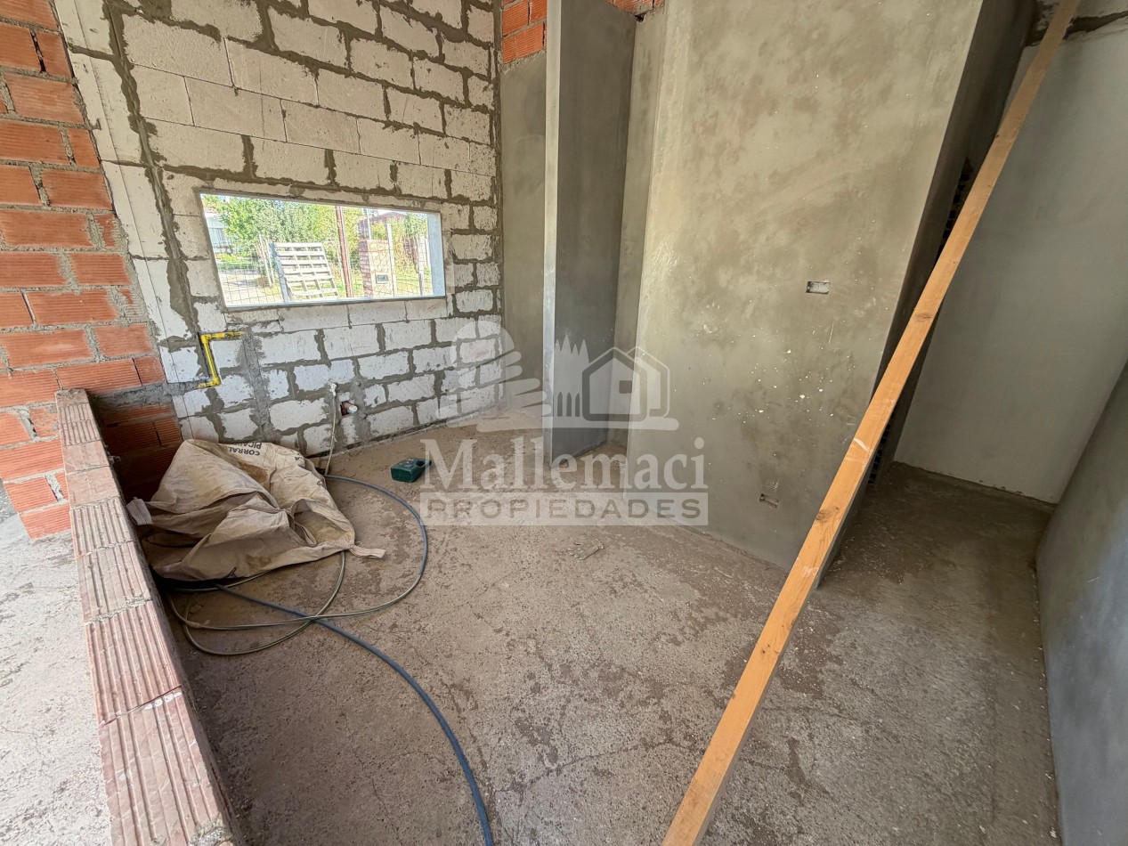 CASA 2 DORMITORIOS A TERMINAR CON 70% DE AVANCE DE OBRA 