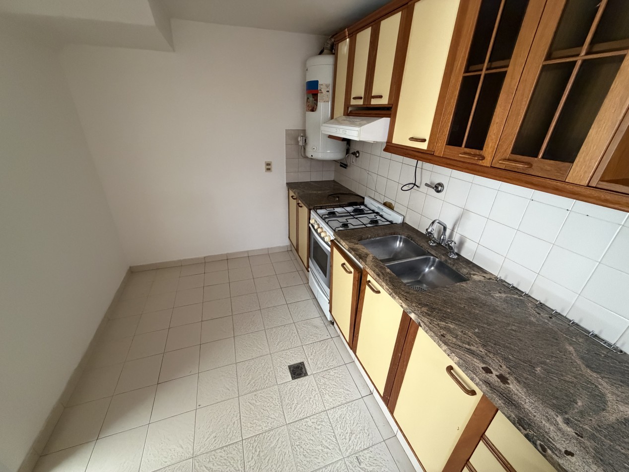 DUPLEX 2 DORMITORIOS CON PATIO EN BARRIO SUR
