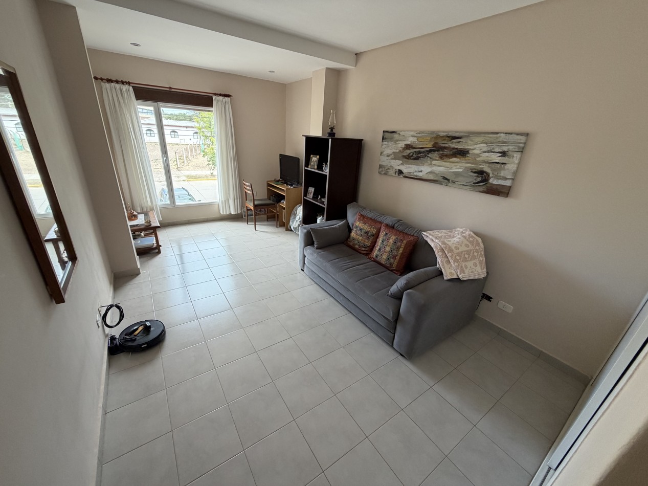 DUPLEX 3 DORMITORIOS CON COCHERA Y PATIO EN BARRIO SUR 