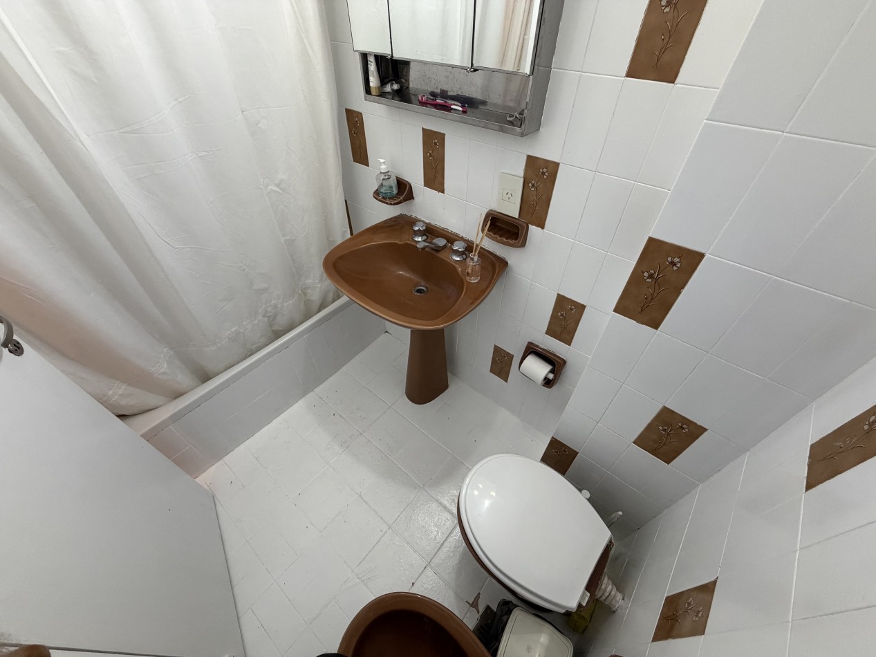 MONOAMBIENTE EN AV. ROCA Y Av. GALES 