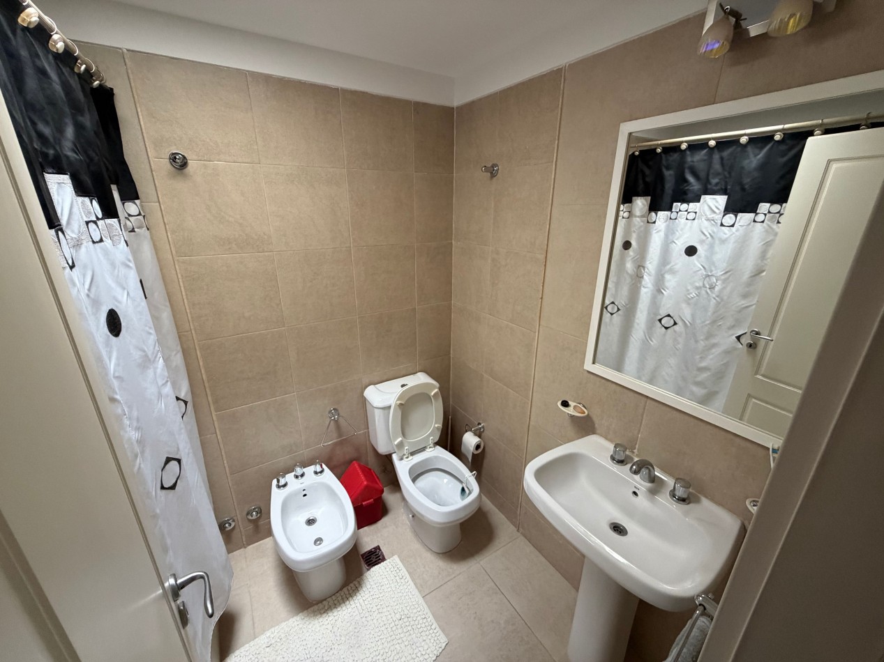 DUPLEX DE 2 DORMITORIOS Y PATIO CON PARRILLA EN BARRIO SUR