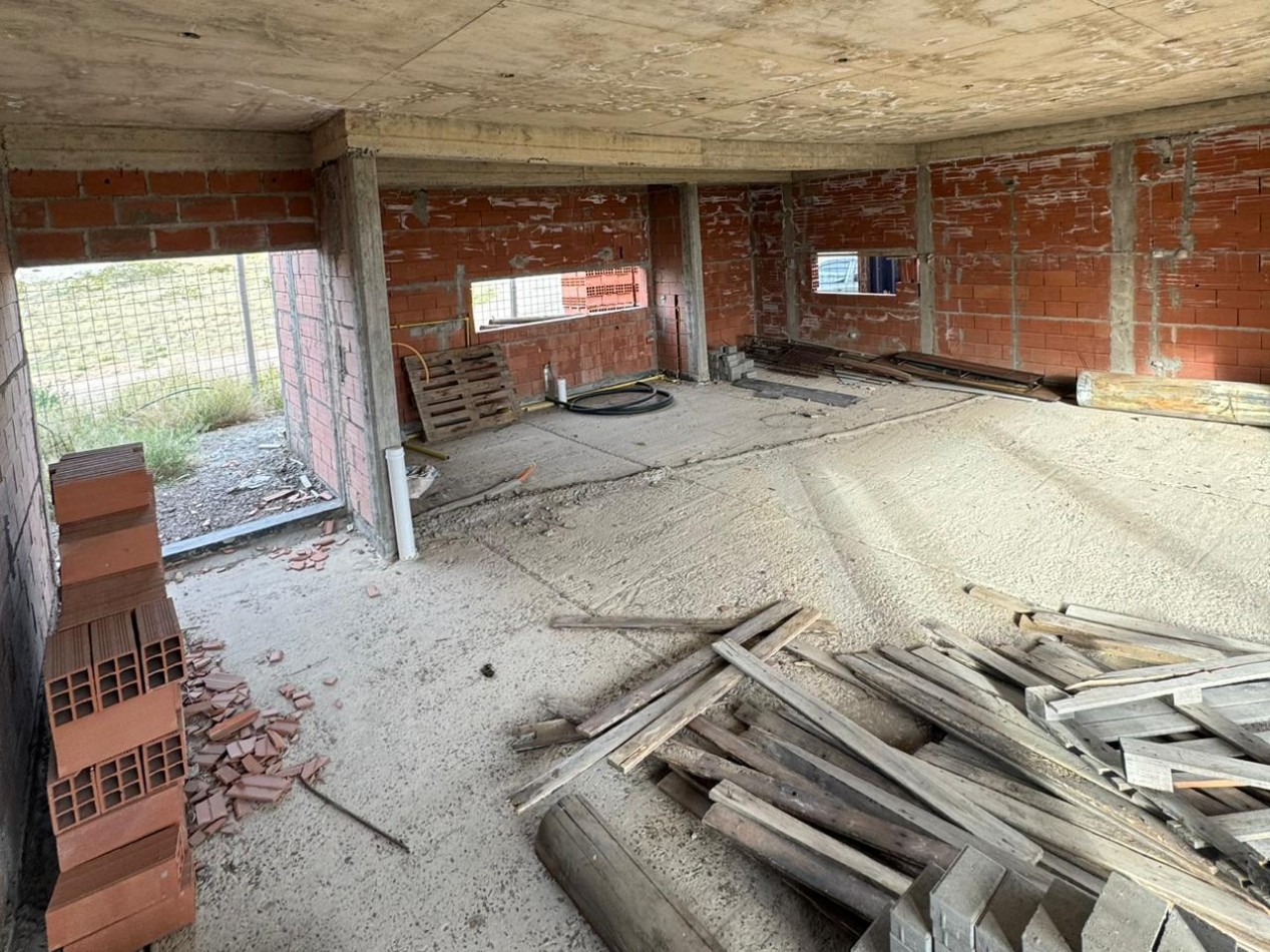 OPORTUNIDAD - CASA DE 3 DORMITORIOS A TERMINAR - SOLANA