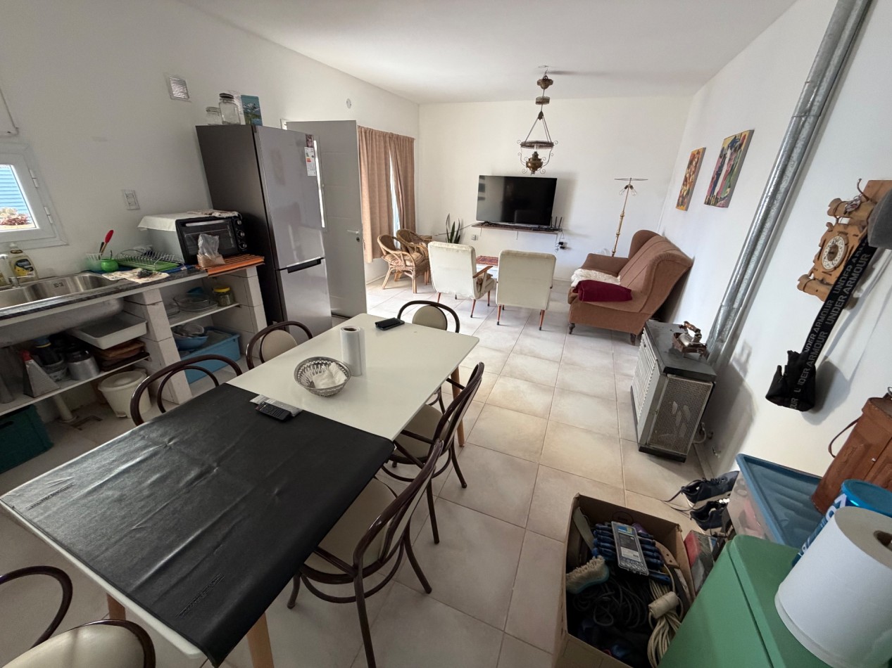 CASA 1 DORMITORIO CON PILETA CUBIERTA, PATIO Y COCHERA.