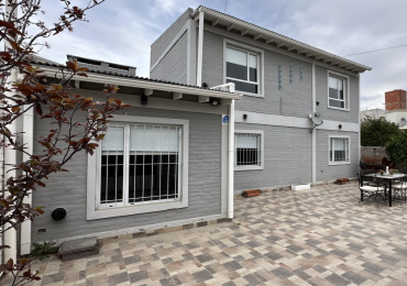 CASA 3 DORMITORIOS CON GARAGE Y PATIO