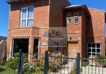 Casa de 3 Habitaciones + Complejo de 6 departamentos